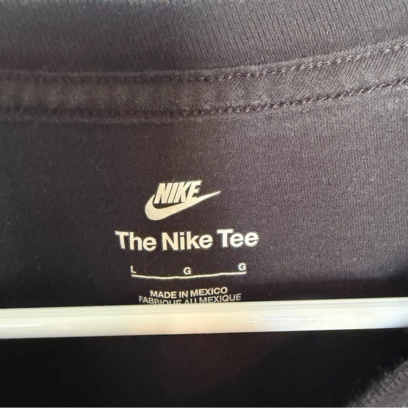 Nike Black Cropped Tee with Logo Large - Picture 4 of 6